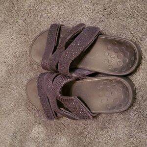 Vionic slide sandals